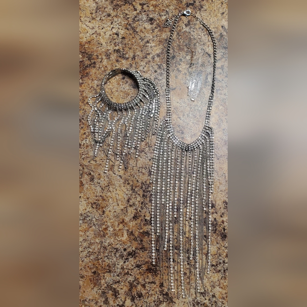 Elegant Silver Fringe Necklace and Bracelet Set